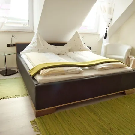 ゲストハウス Kirschberghof Gaestehaus Und Weinverkauf ゾンマーハウゼン