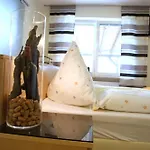 Kirschberghof Gaestehaus Und Weinverkauf Gæstehus