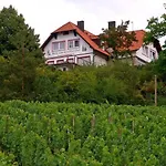 Гостевой дом Kirschberghof Gaestehaus Und Weinverkauf 4*