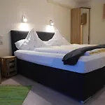 Kirschberghof Gaestehaus Und Weinverkauf Gæstehus
