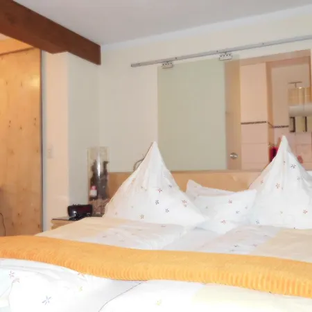 Guest house Kirschberghof Gaestehaus Und Weinverkauf