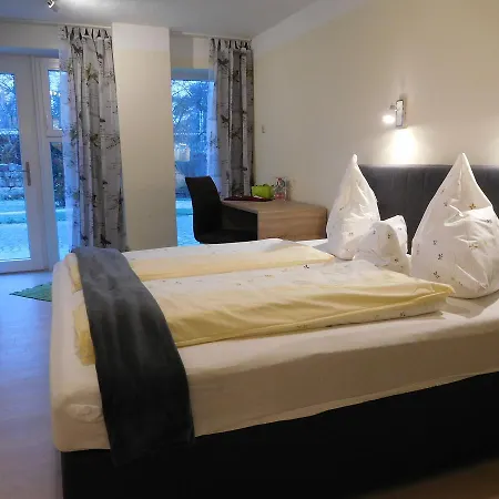 Kirschberghof Gaestehaus Und Weinverkauf بيت ضيافة 4*
